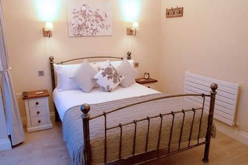 Accommodation Bristol Airport Redhill  ภายนอก รูปภาพ