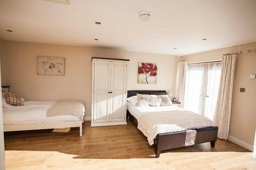 Accommodation Bristol Airport Redhill  ภายนอก รูปภาพ