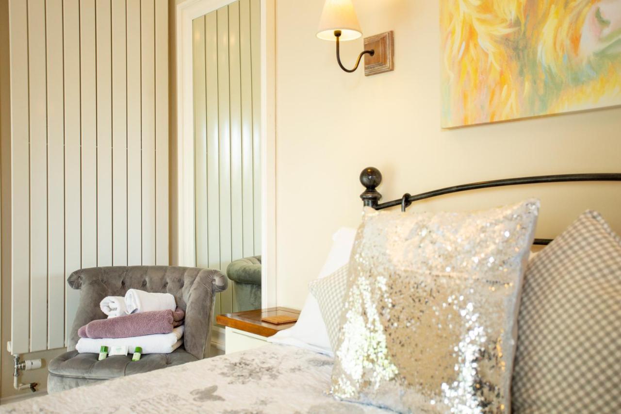 Accommodation Bristol Airport Redhill  ภายนอก รูปภาพ